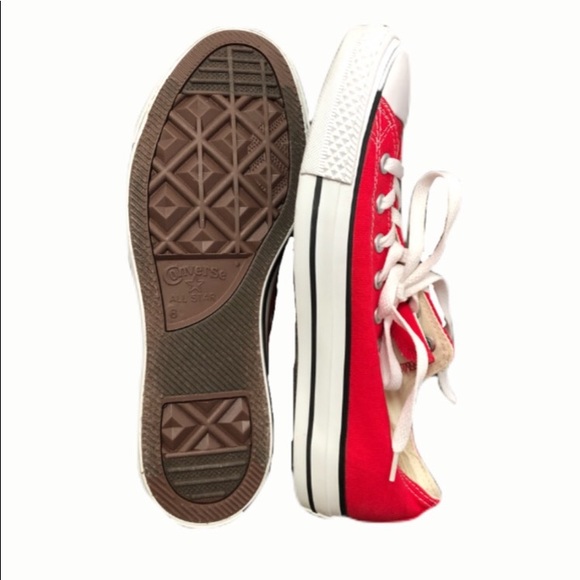 Red Low-Top Classic Converse - Picture 2 of 4